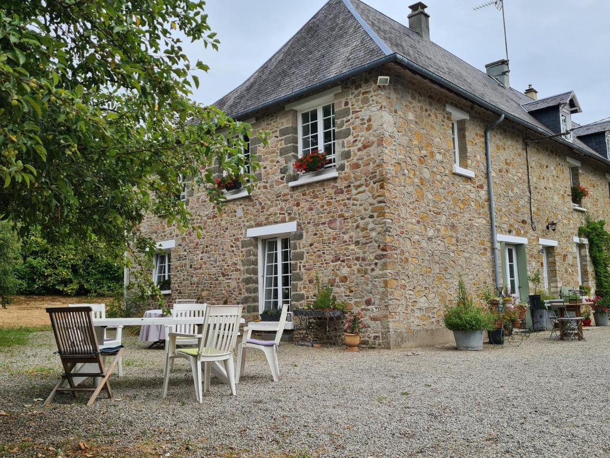 La Maison Des Tilleuls Saint-Germain-Sur-Seves Exteriör bild