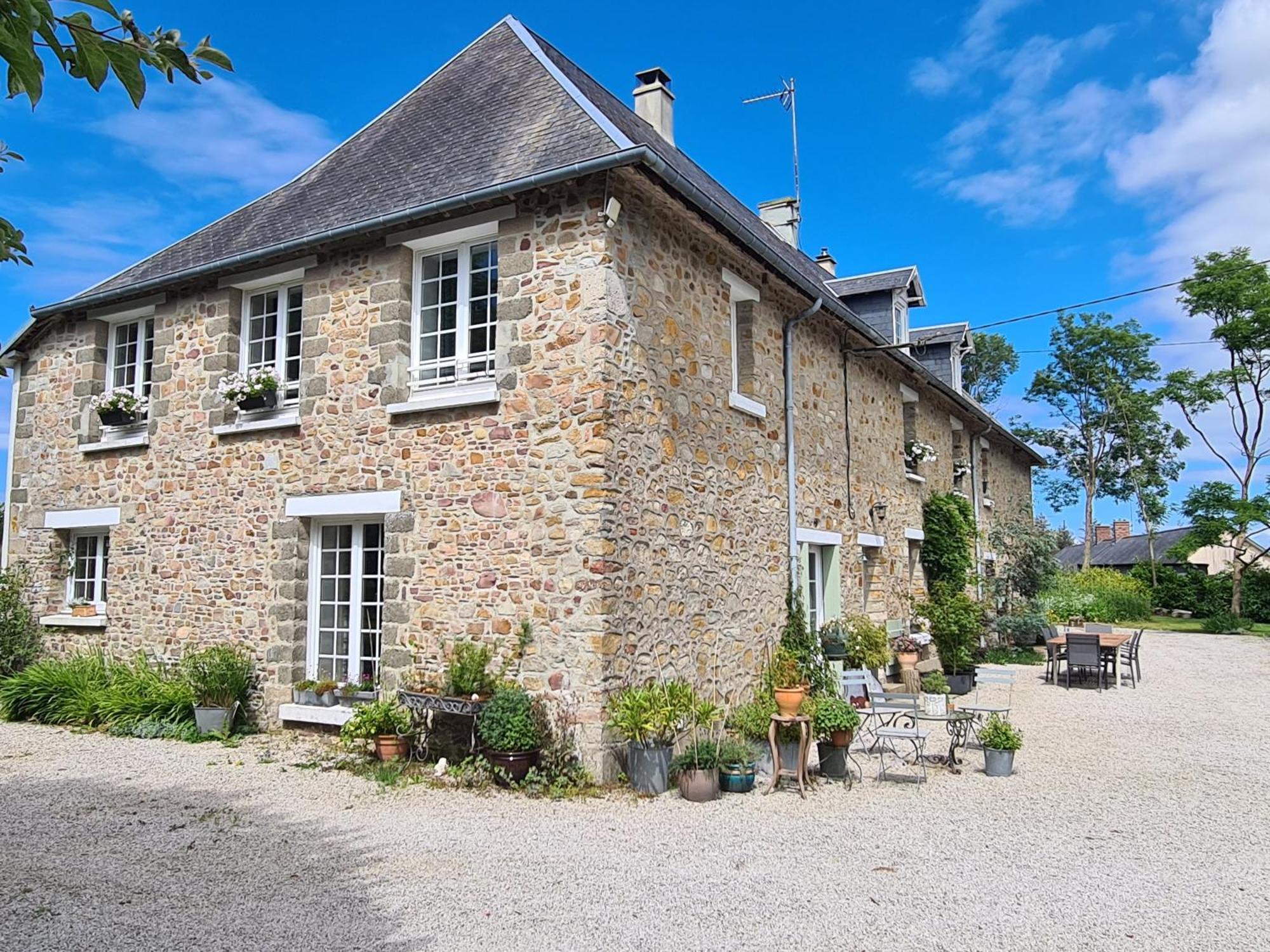 La Maison Des Tilleuls Saint-Germain-Sur-Seves Exteriör bild