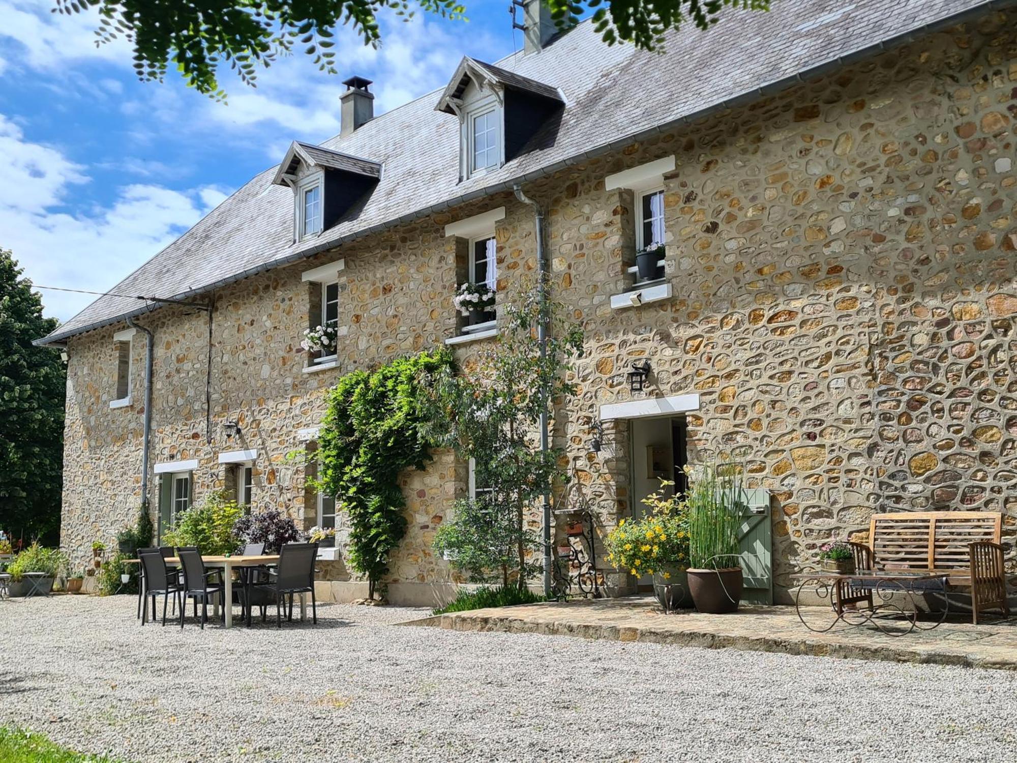 La Maison Des Tilleuls Saint-Germain-Sur-Seves Exteriör bild